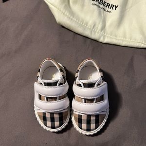 Baby Burberry shoes